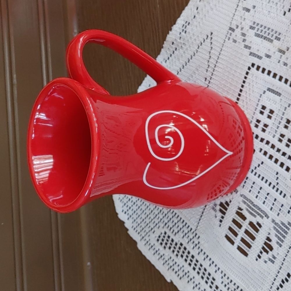 ❤️6" Red Pitcher/Vase with white hearts